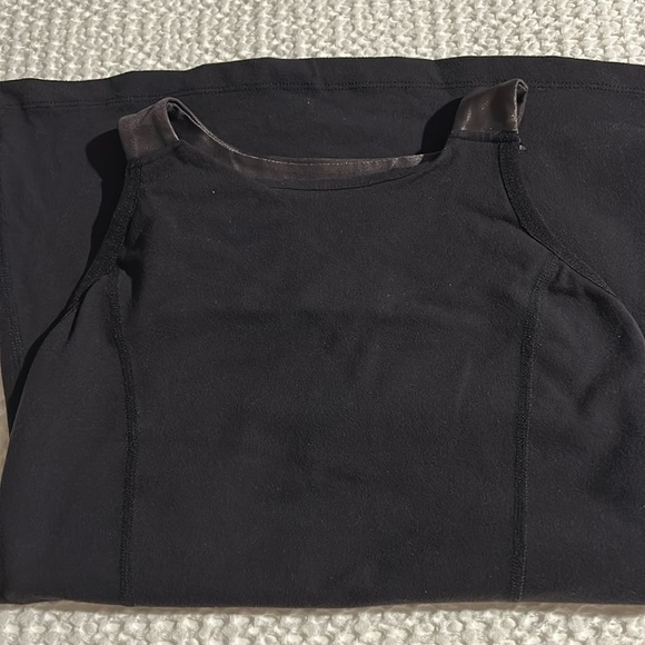 2 Beyond Yoga criss cross Tanks - bundle - Picture 1 of 6